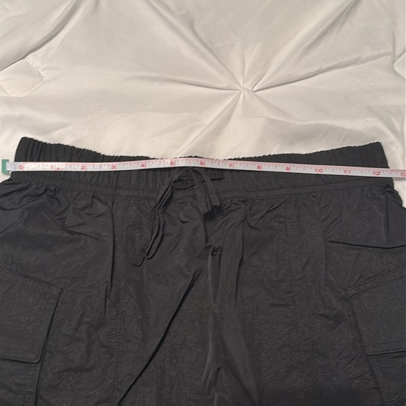 Lululemon Women’s Black Nylon Cargo Mini Skirt Size XS NWT - Picture 8 of 8